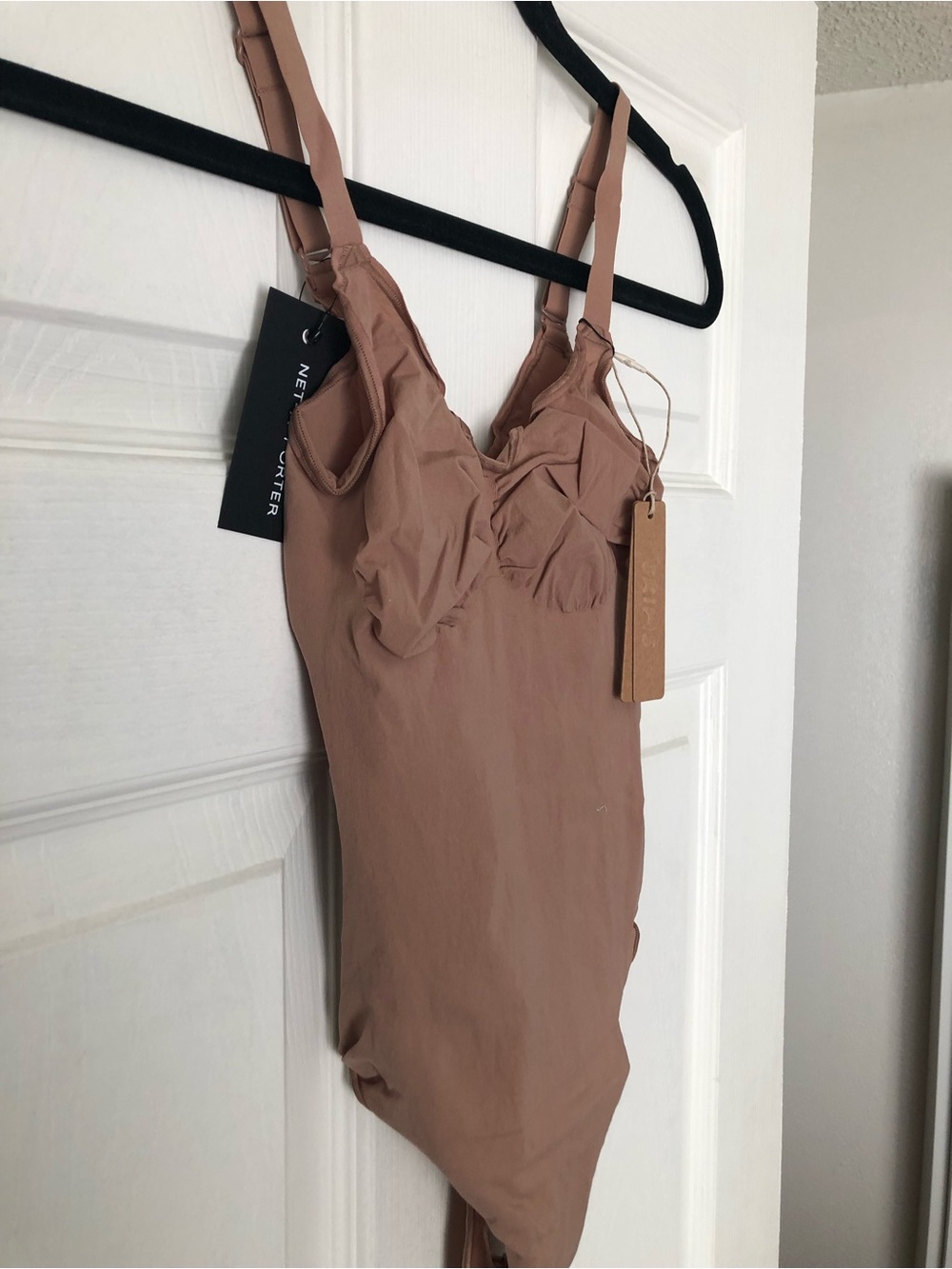 SKIMS Everyday Sculpt Bodysuit Sienna Large - Picture 5 of 10